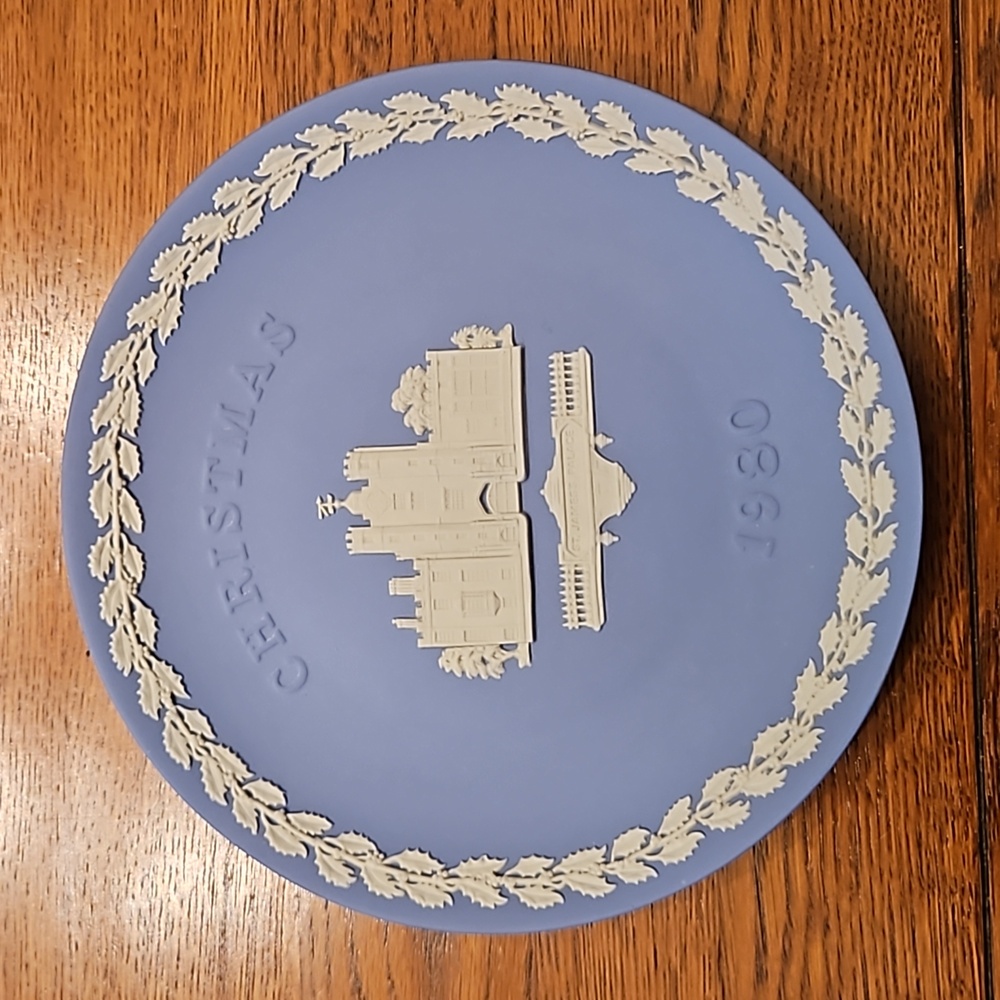 1980 WEDGWOOD BLUE JASPER St. James's Palace Collector Plate Vintage Holiday